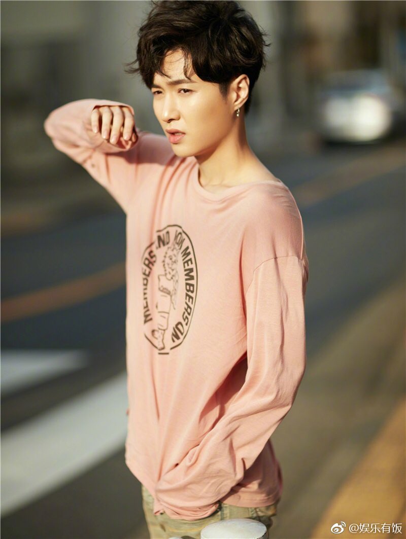 Layzhang90's tweet photo. #Layzhang #레이 https://t.co/zONmAEOXHO