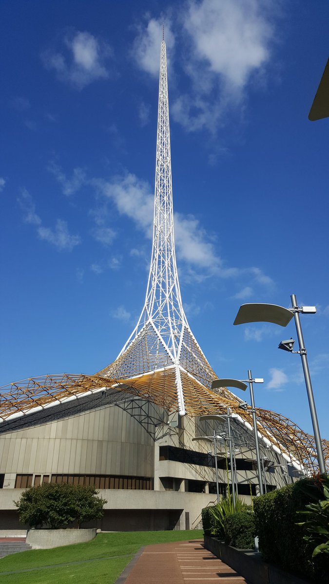 RedDearnley's tweet photo. Ahh Melbourne. Not much would've got me inside on a day like today, other than the captivating @Kate_Mulvany as Richard 3. Divine. #Bell2017 https://t.co/Xsfz2kRjyU