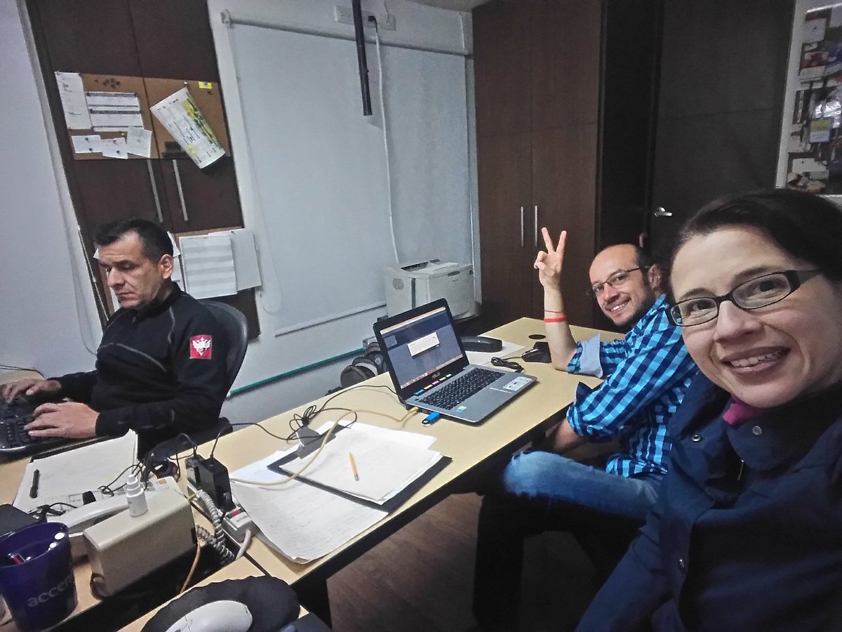 soniaardila1's tweet image. Tremenda rumba de #data y #programming sábado 1 a.m. #DataJam2017 #DataScience #rstats  con @JavierSamirRey @datelligence