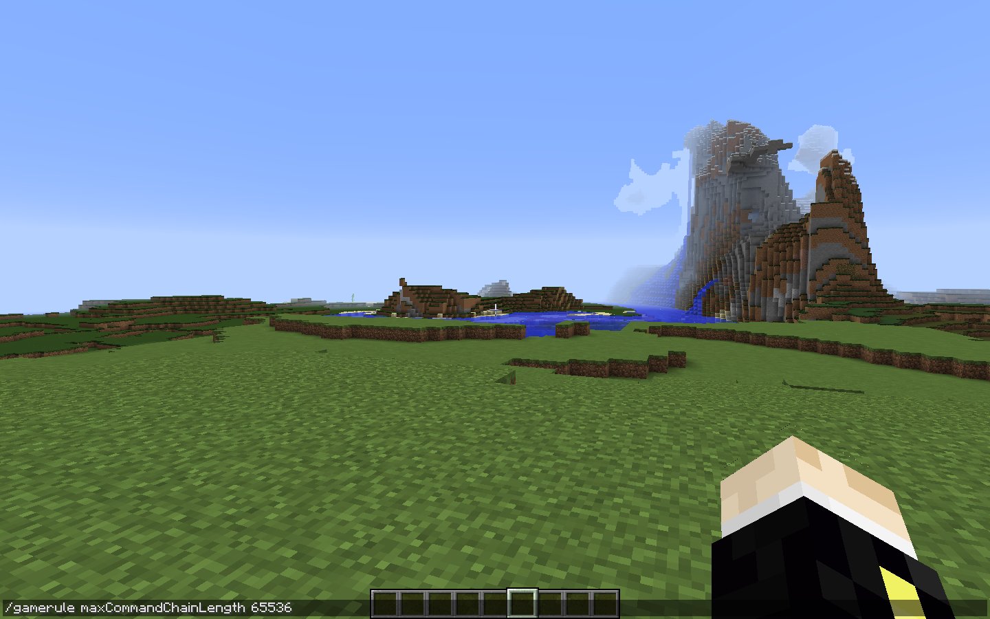 Saziumr 17w16bについて追加情報です 新ゲームルール Maxcommandchainlength が追加されました がデフォルトで チェーンコマンドブロック が チェーン として動作する数を決めます 2枚目の画像で1にした場合はトーチのあるコマンドブロックしか