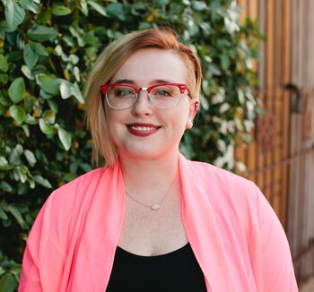 My new headshots are amazing thanks to @KolorPHX! 💓#azweddings #amazingphotographer