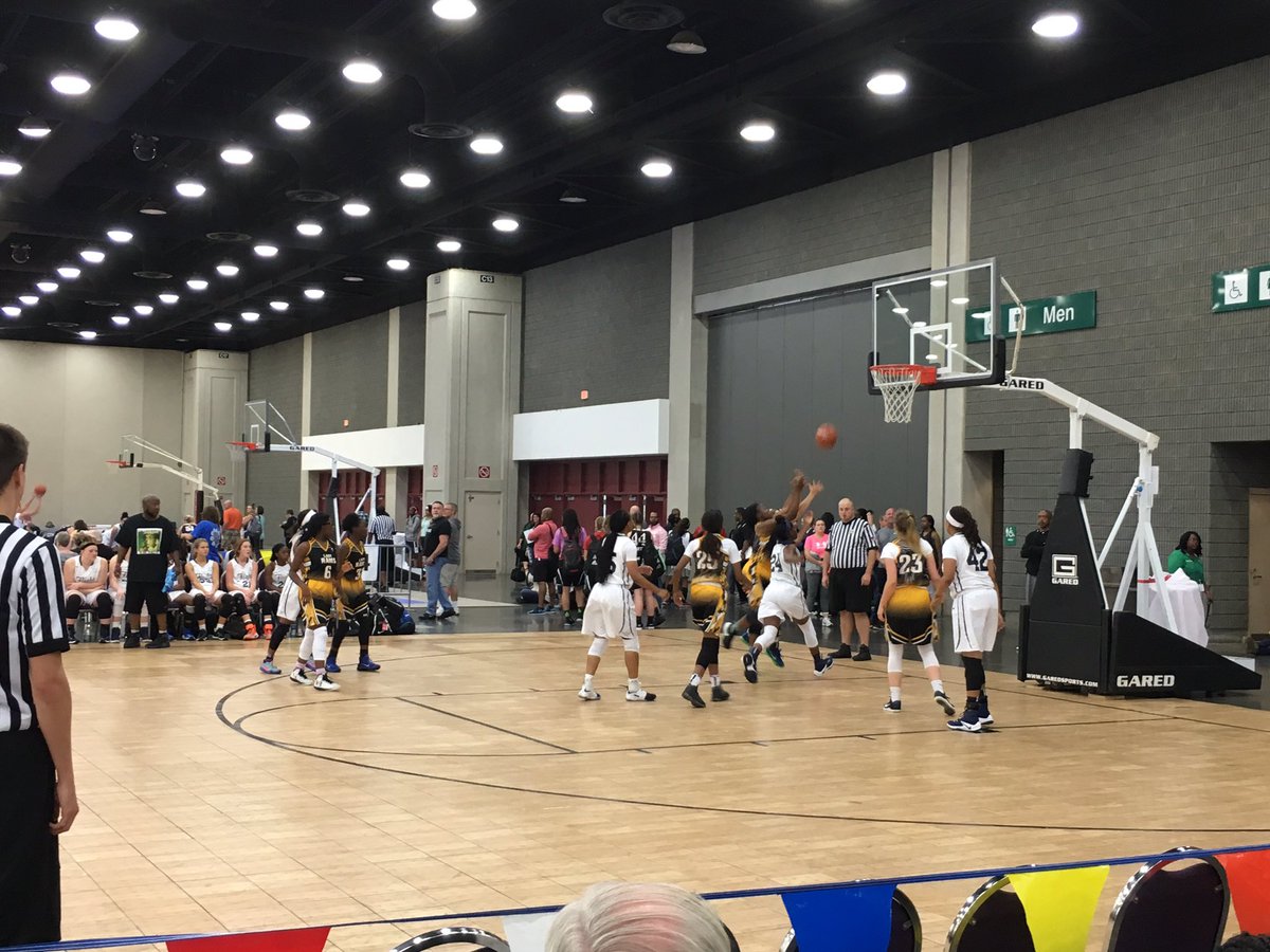 Ohio_Basketball's tweet photo. Day 1 of the GNBA Spring Invitational! I π teams from OH, MO, FL, AL, IN, TN, WV & GA here at the KY Expo Center! #gnbaspringinvitational https://t.co/nCczMs4XOi