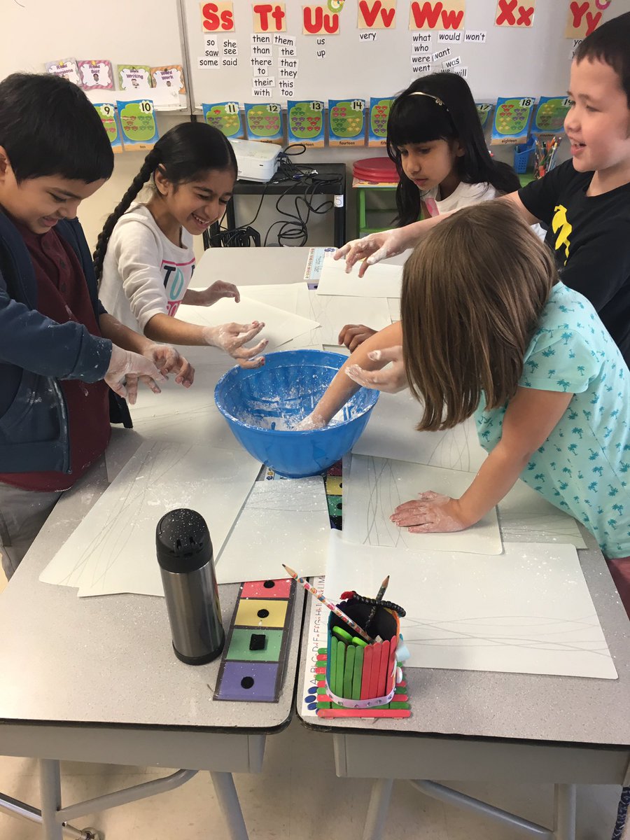 MrsMace_S's tweet photo. Great science presentation today on the States of Matter! Thank you to the volunteers from SFU's Let's Talk Science! https://t.co/U4EwiCuTnO