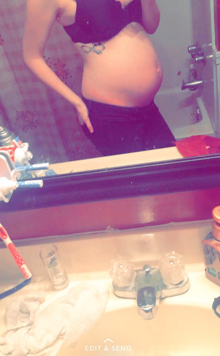 Blodget1Heather's tweet photo. Little man is getting so big #27weeks #pregnantbelly #littleman https://t.co/CyT7odGo2o