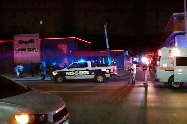 QuintanaRooHoy1's tweet photo. Balean a bar #SolidClub, en pleno centro de #Cancún https://t.co/dMIuc2BhG3 https://t.co/1kV33SbDVx