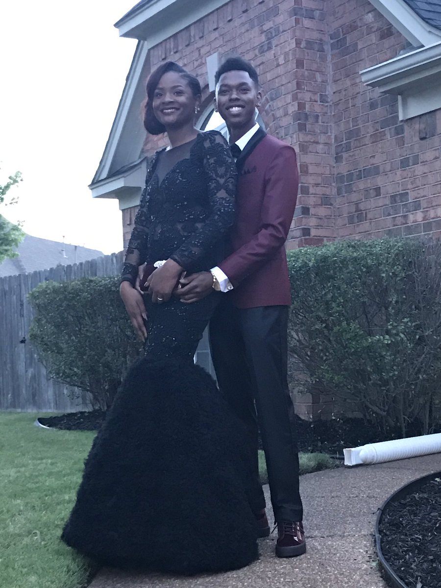 MemphisProm's tweet photo. Who Comparing To Them ? πππ @flexahhbenzo_ @flyasneshie #CTheSlay #MemphisProm #Prom2k17 https://t.co/9E5a3oglBY