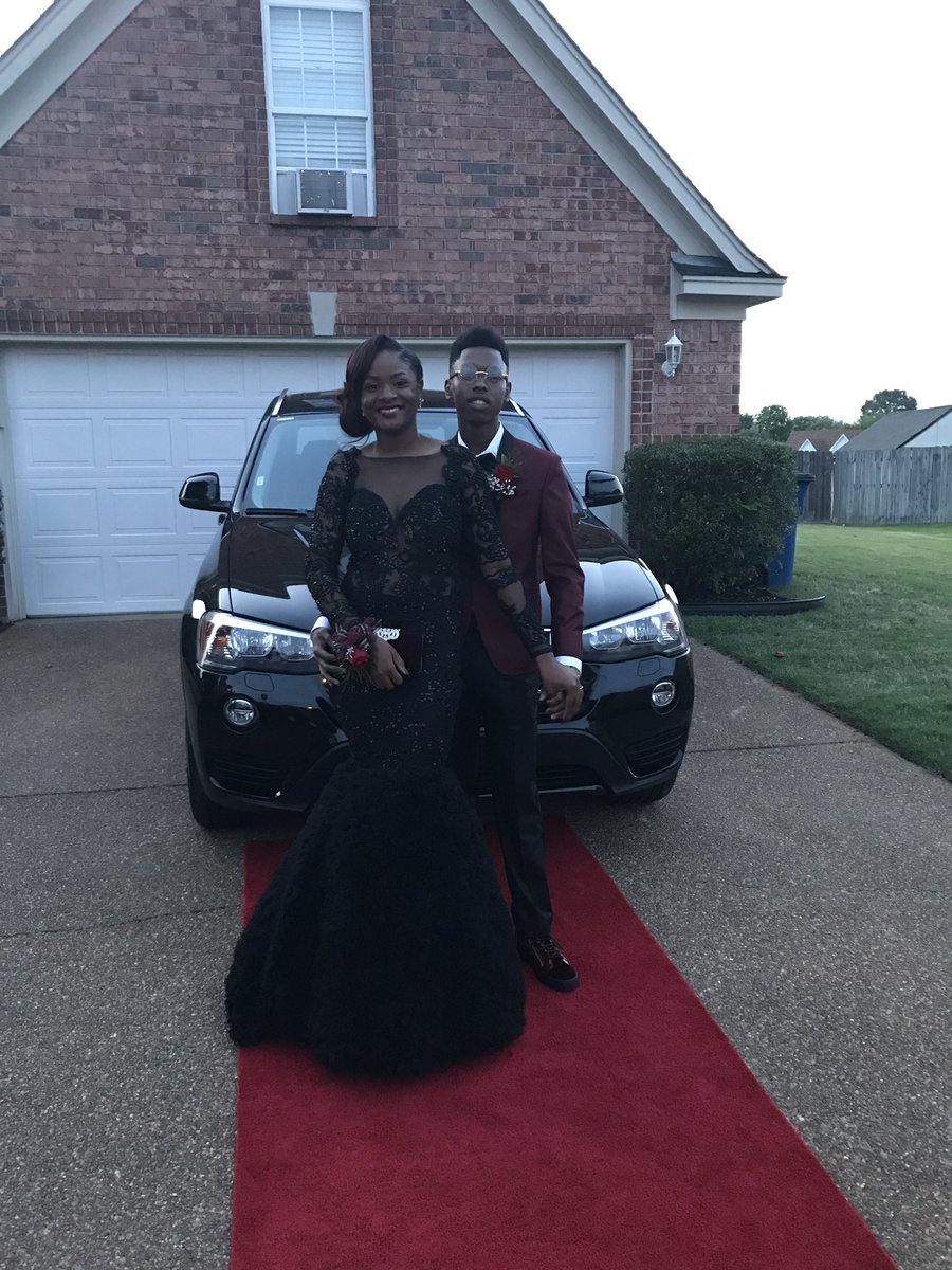 MemphisProm's tweet photo. Who Comparing To Them ? πππ @flexahhbenzo_ @flyasneshie #CTheSlay #MemphisProm #Prom2k17 https://t.co/9E5a3oglBY
