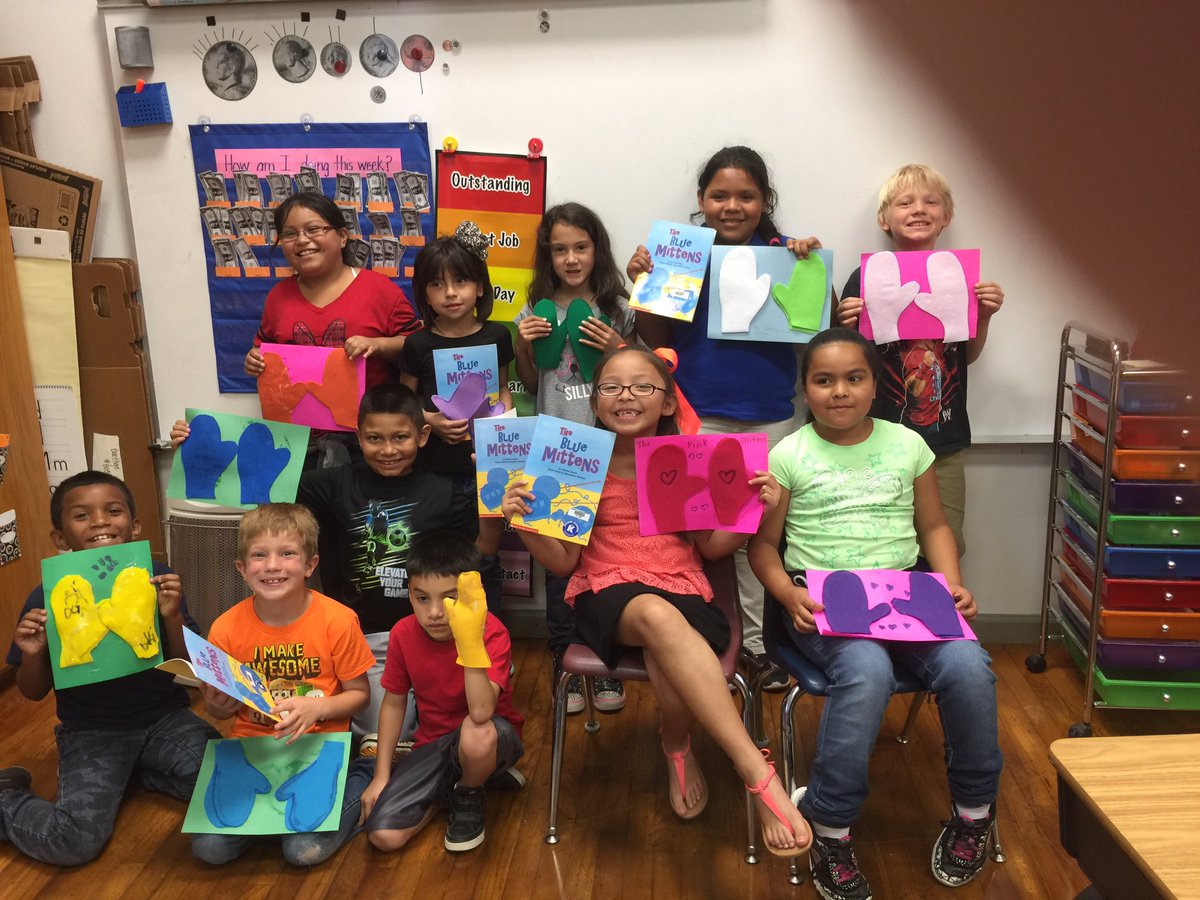 baethge's tweet photo. Our Our mittens we made that matched the guided reading book we were reading! Turned out pretty good! 😊 #april17nse https://t.co/XSvRMCvehA