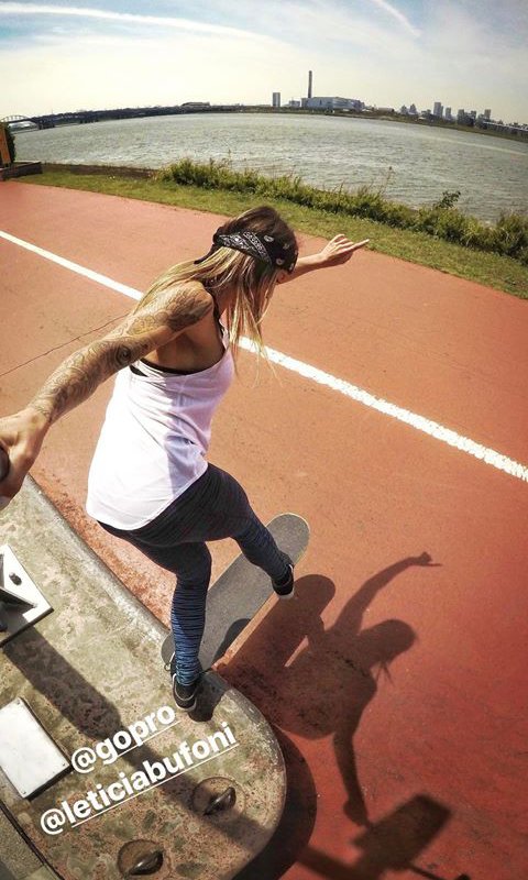 Sb_Bufoni's tweet photo. desfrutando de tokyo Essa é a atitude, skate com os amigos é o melhor😍😍😍 @LeticiaBufoni #Tokyo #TeamGoPro https://t.co/xcCxbFhedP