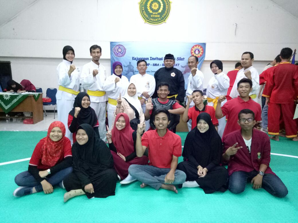 stiemjopen_2017's tweet photo. Ini kami saat kejuaraan invitasi pencak silat SD-SMP-SMA tahun lalu. 
#stiemjopen #pencaksilat #kejuaraansilat https://t.co/P4TNqvyfZB