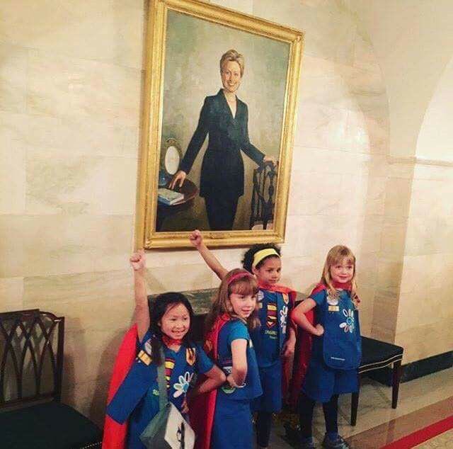 dcasapwarren's tweet photo. NOW THAT'S MORE LIKE IT! Share for the girls in your life #HillaryInspiration https://t.co/vHNrWBJsUh