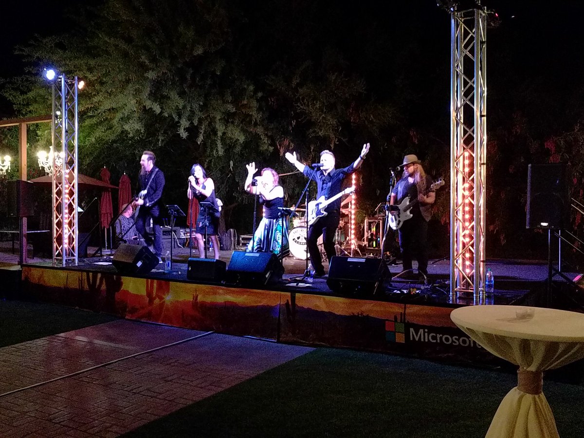 wdeveloper's tweet photo. Having great time in Microsoft Cloud Fiesta Party #CloudSummit2017 #Microsoft https://t.co/vhxs51RQJa