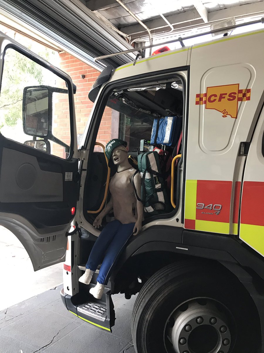 FUSPA1's tweet photo. @FUSPA1 Meeting - Last Minute Checks/Scenario Briefings - ready for @burnside_cfs day tomorrow! @ParaAustSA https://t.co/PXXOR6FTia