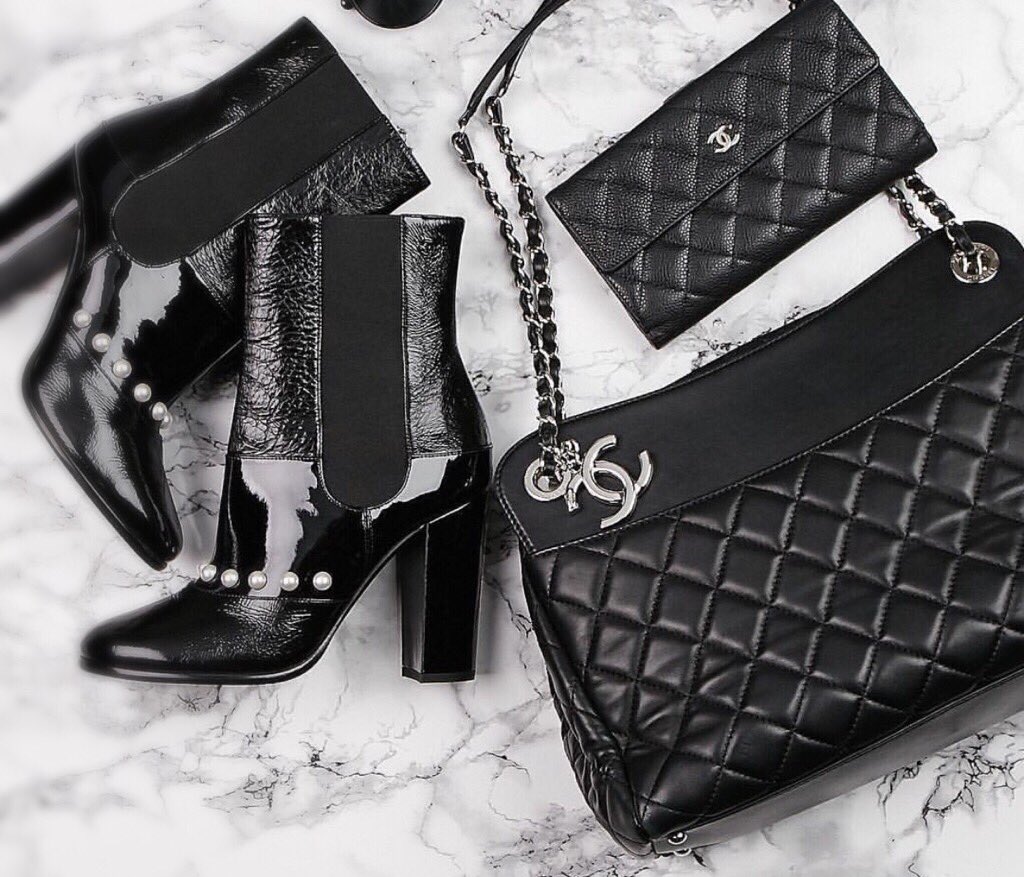 DChicTrades's tweet photo. #Fashion Friday Favorites: The outfit making pieces from @CHANEL 

✔️Cash In Your Wardrobe. #Sell your preloved and earn more. #DChicStyle https://t.co/K4DcHJAO3T
