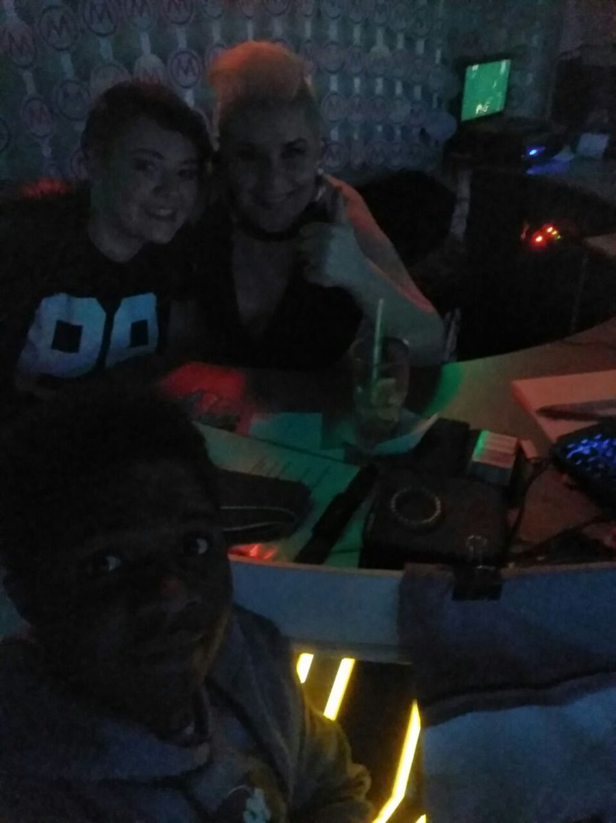 Deejaysmash3's tweet photo. Had mad fun yesterday
#baebirthday # party # metro club @NickyBooua https://t.co/EkfGwrVHCB