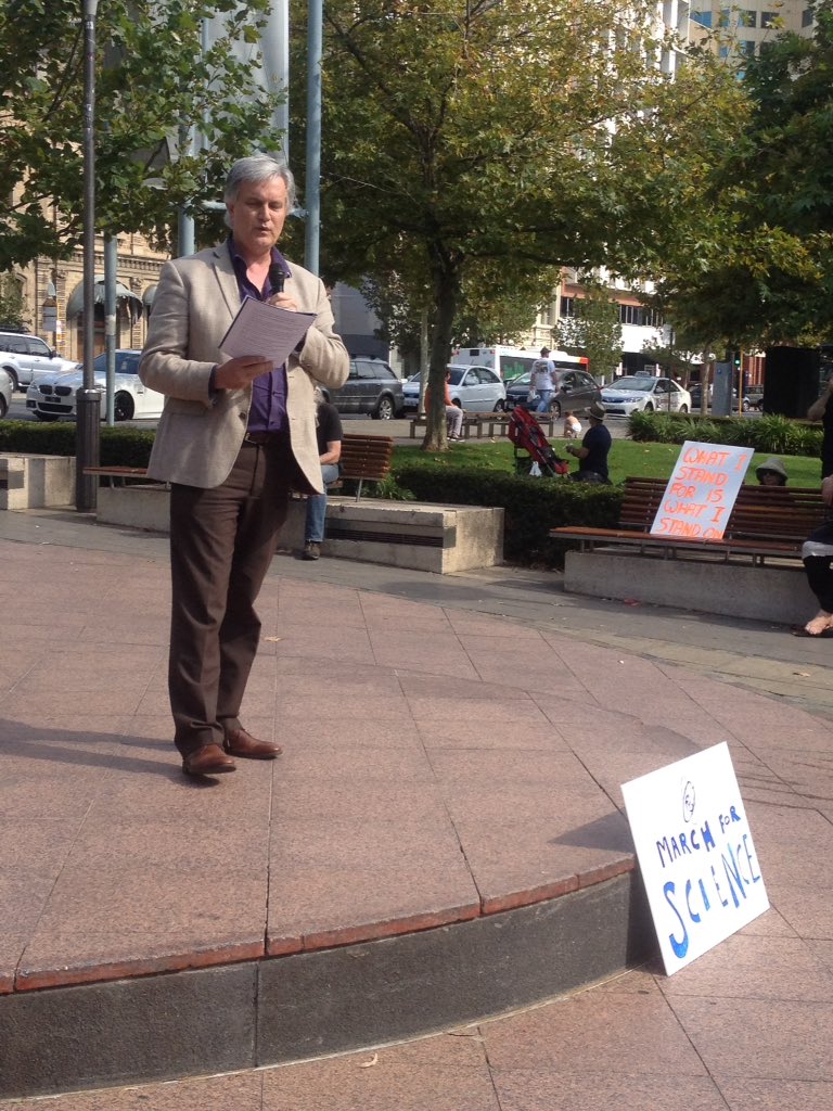 jess_mackay13's tweet photo. Inspiring talk by A/Prof Paul Willis a true champion of science @Fossilcrox #MarchForScience #ScienceMarchAdelaide #ScienceRocks https://t.co/5NNjmz77dx