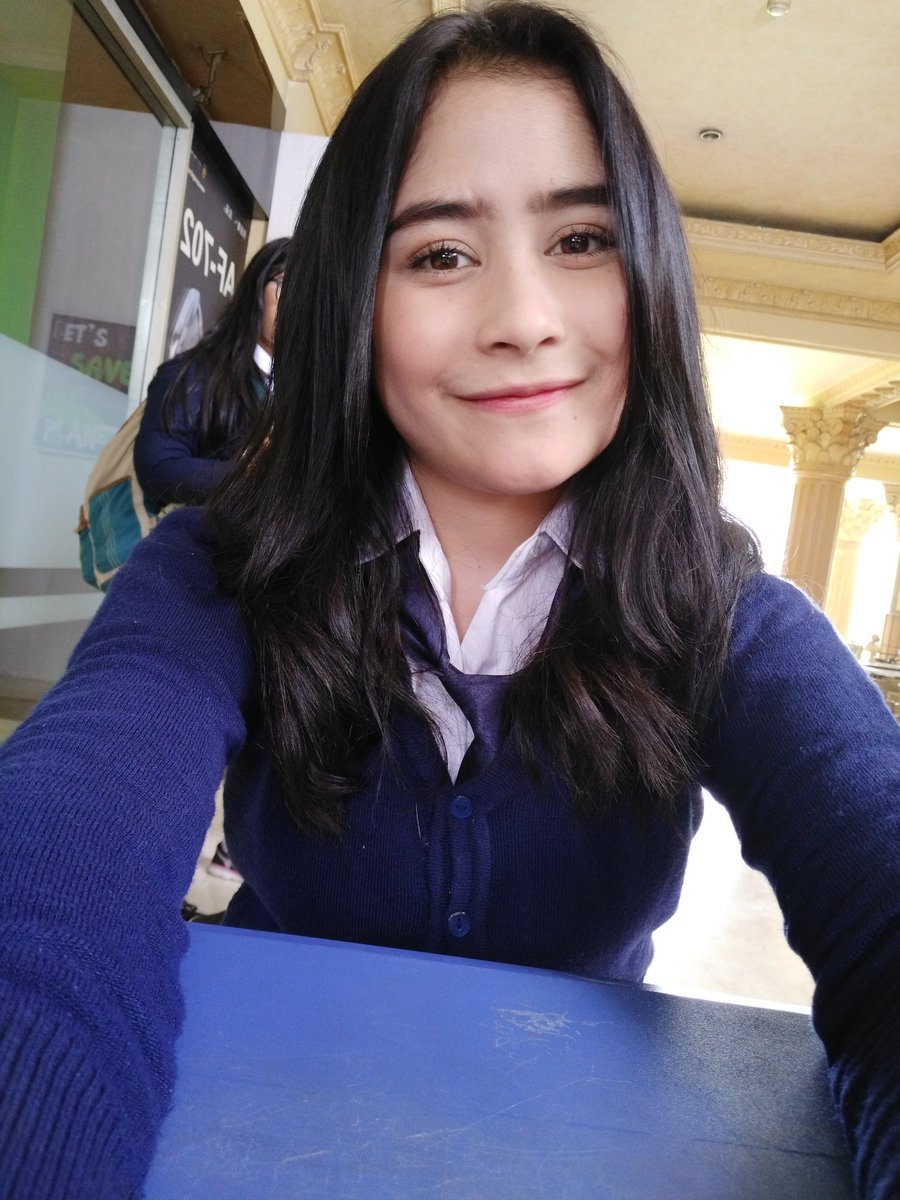Duh ilah ketagihan selfie hahaha