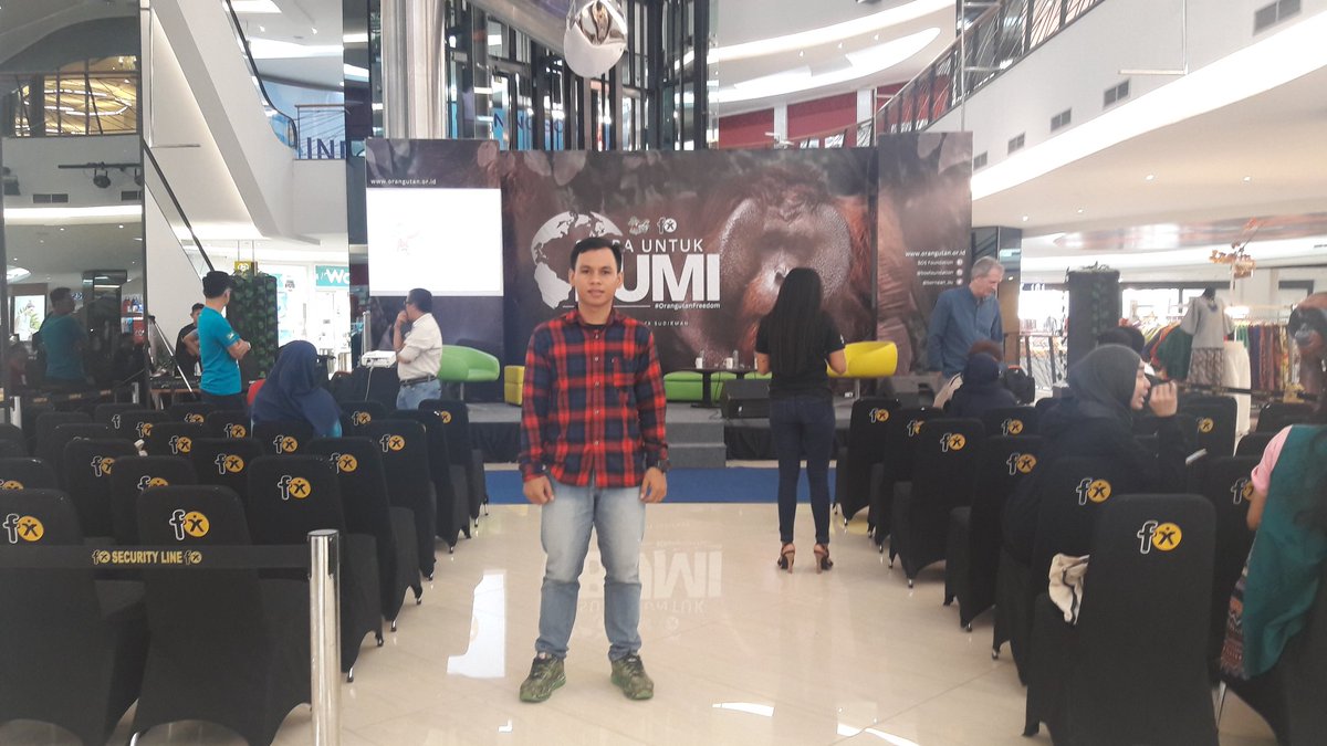 purwanto98's tweet photo. @fxsudirman @bosfoundation  @bornean_OU  #SuaraUntukBumi #selamatkanorgangutan #saveorangutan #saveindo #suarauntukbumi #OrangutanFreedom https://t.co/JyuQw1Sqhi