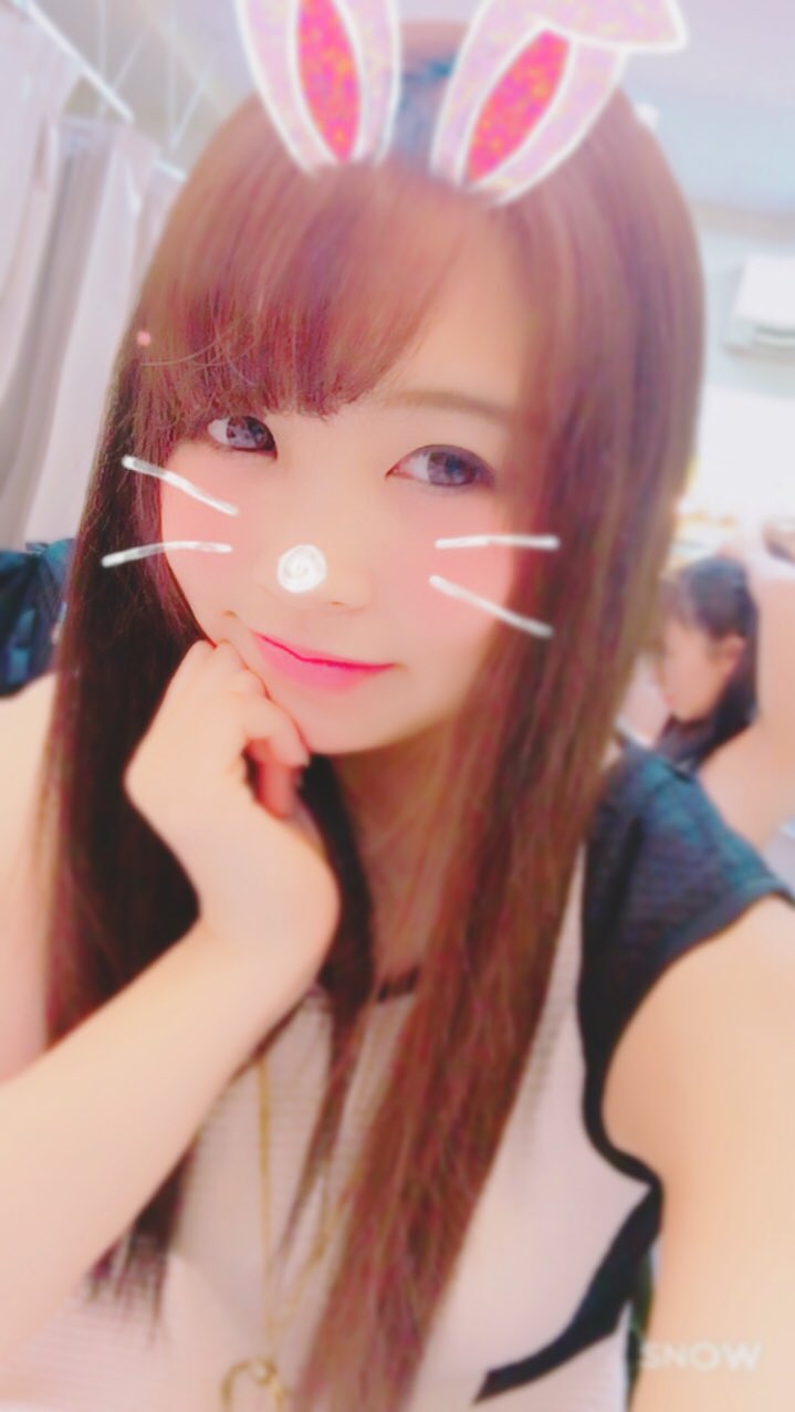 月島あかり on X: 撮影会なぅ(ˊᗜˋ) 髪染めてから初めての撮影会♡ CANDYのスタッフの子とも一緒に だし、楽しい😊💞  #PHOTOJOスタジオ #セッション撮影会 #月島あかり #SNOW #うさぎ t.coxGfuQukGfx  X