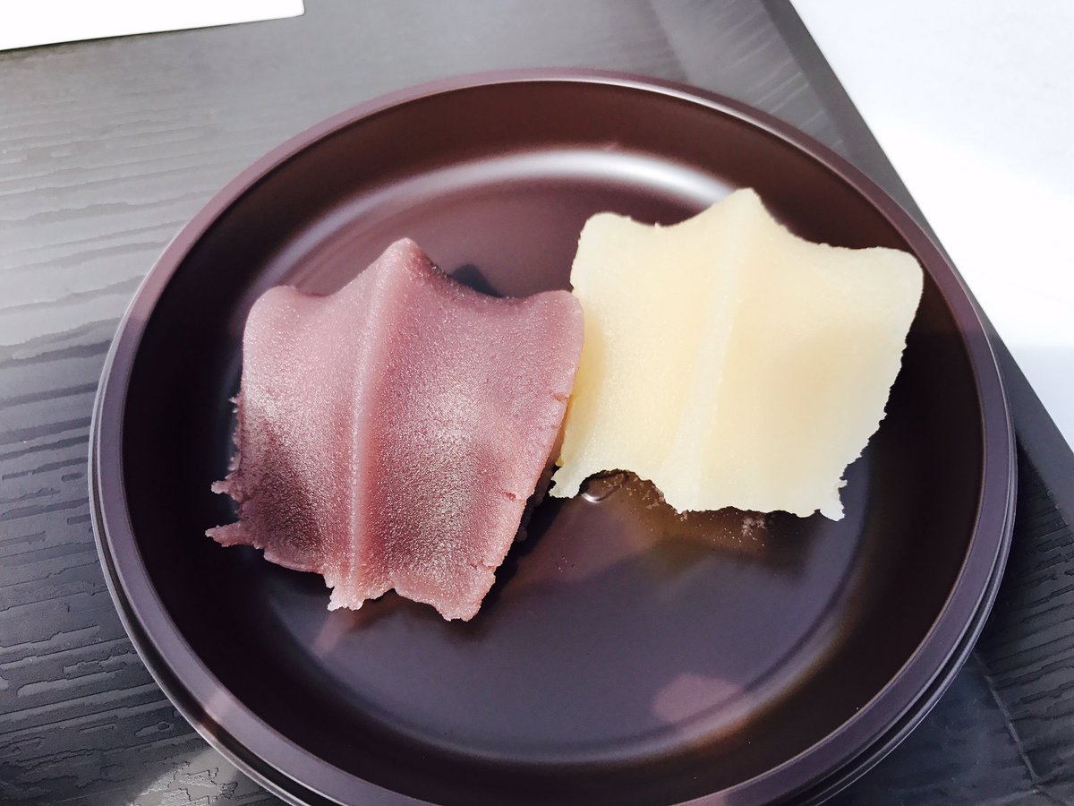 菓子博激混みやったー！でもお目当の赤福おいしかった^_^