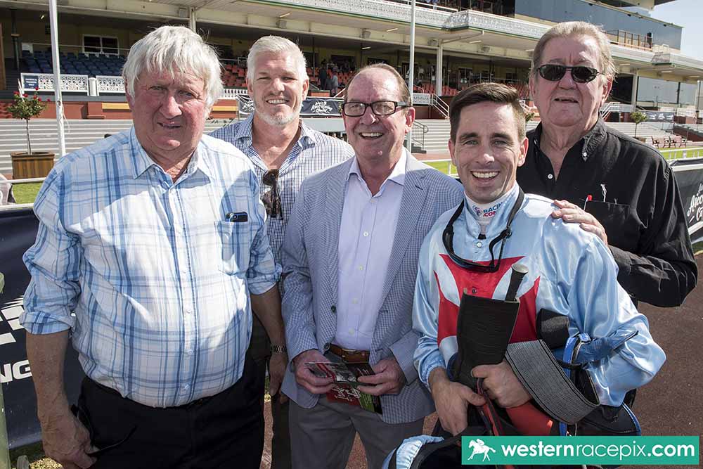 WesternRacepix's tweet photo. ONE SHORT - Ascot Sat 22nd April @PerthRacing #WesternRacepix #WAracing #AscotGoodTimes https://t.co/6pg3XLPbYg