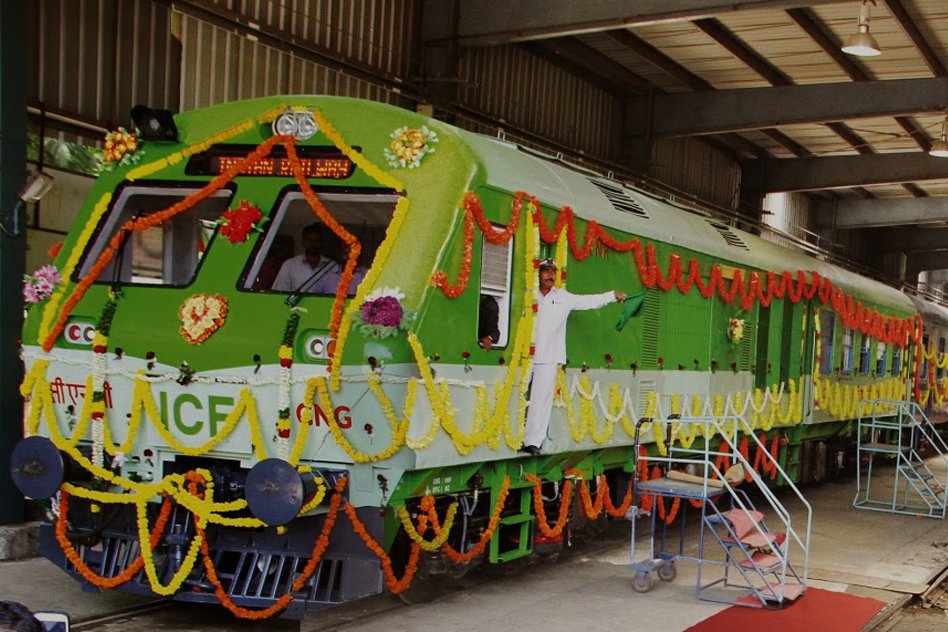 irctconliner's tweet photo. #indianrailwayspnr
#railwaypnrstatus
https://t.co/TdBYZfqSpe
#RRBAhmedabad
#checktrainpnrstatusonline https://t.co/NjZaGBmpci