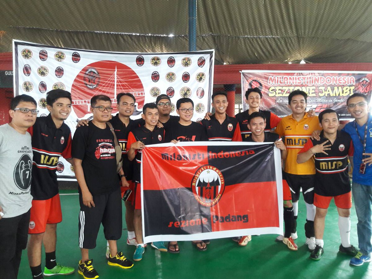 Yeay! Good sounds for us! MIsP FC juara 1 turnamen futsal Gathsum Milanisti Indonesia ke-4 di Jambi stlh mengalahkan Kerinci dgn score 7-2