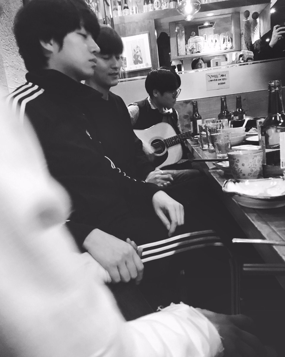sjfanworld's tweet photo. Yesung IG Update :
happy time .. 💋 #thankyou #bro #superjunior #RainShowerOnASpringRain #SojuLive #0418
cr : yesungmorocco https://t.co/KR1aDmAbmb