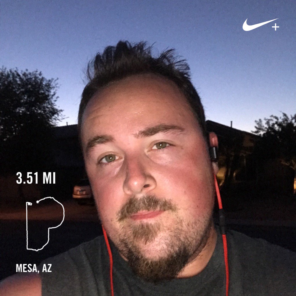 devkets's tweet photo. Sunset run makes 90* Arizona feel so good #NRC #AZRun #JustDoIt https://t.co/ltMLK5l5C4