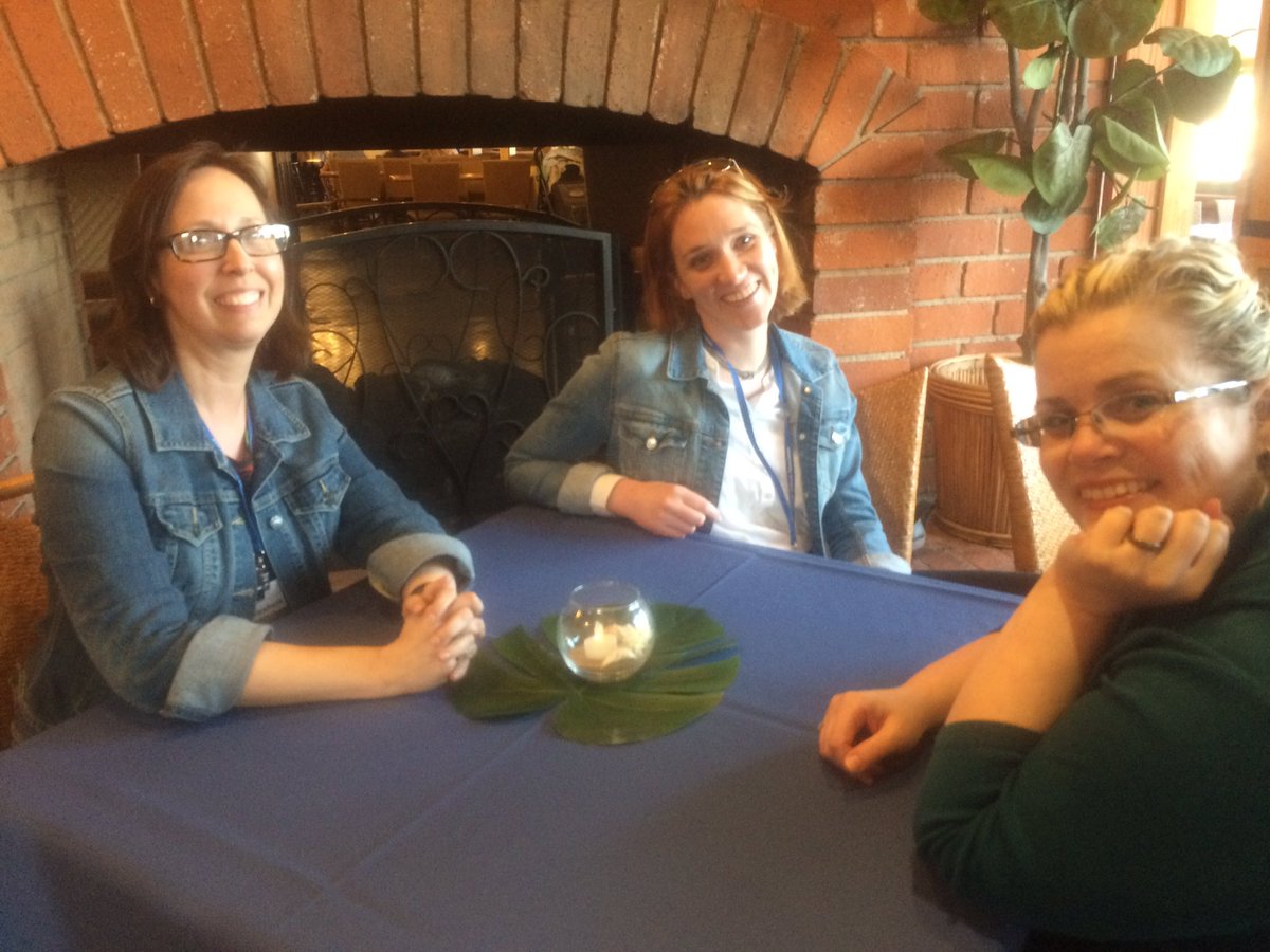 prof_romance's tweet image. #pcaromance #conferencedinner #pcaaca17