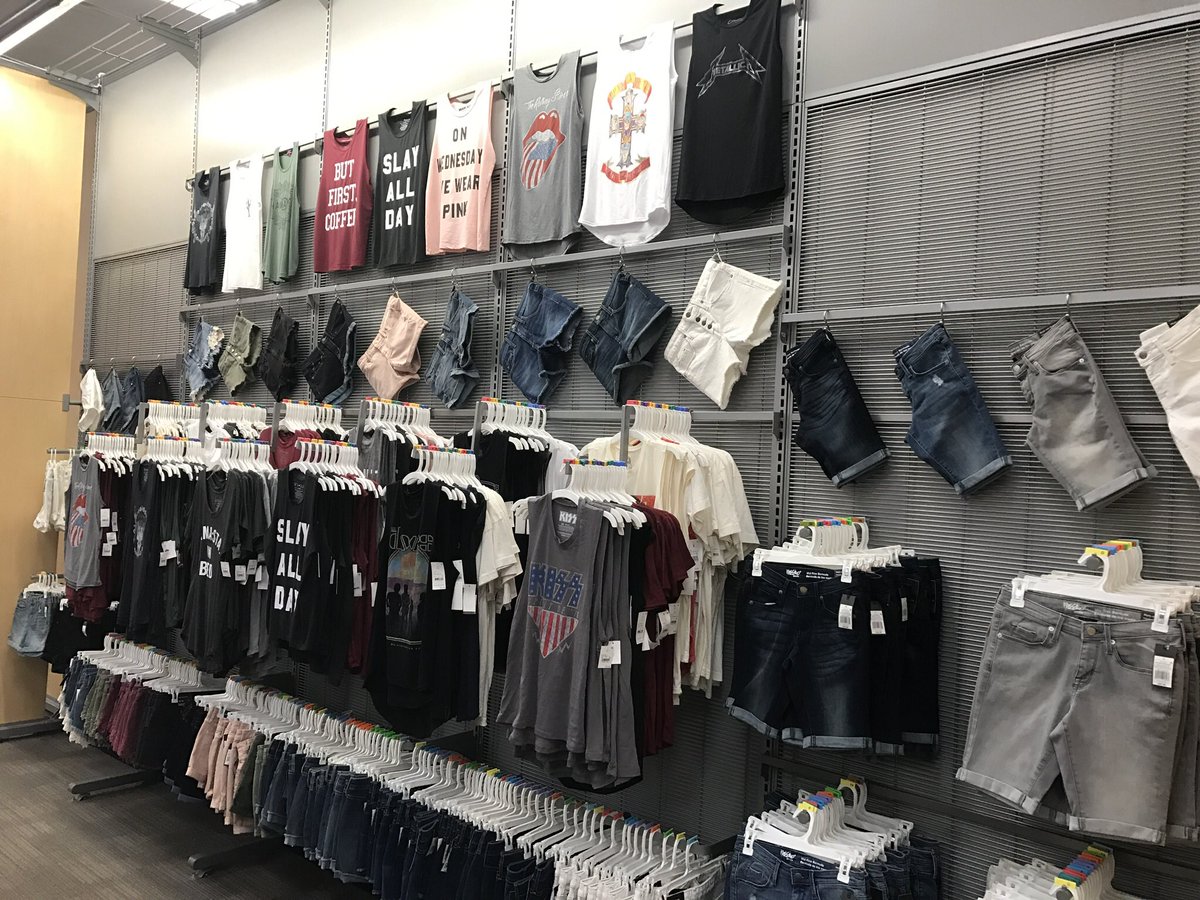 ETL Jess is just getting started; having fun with merchandising! <a href="/m_deyle/">Mike Deyle</a>