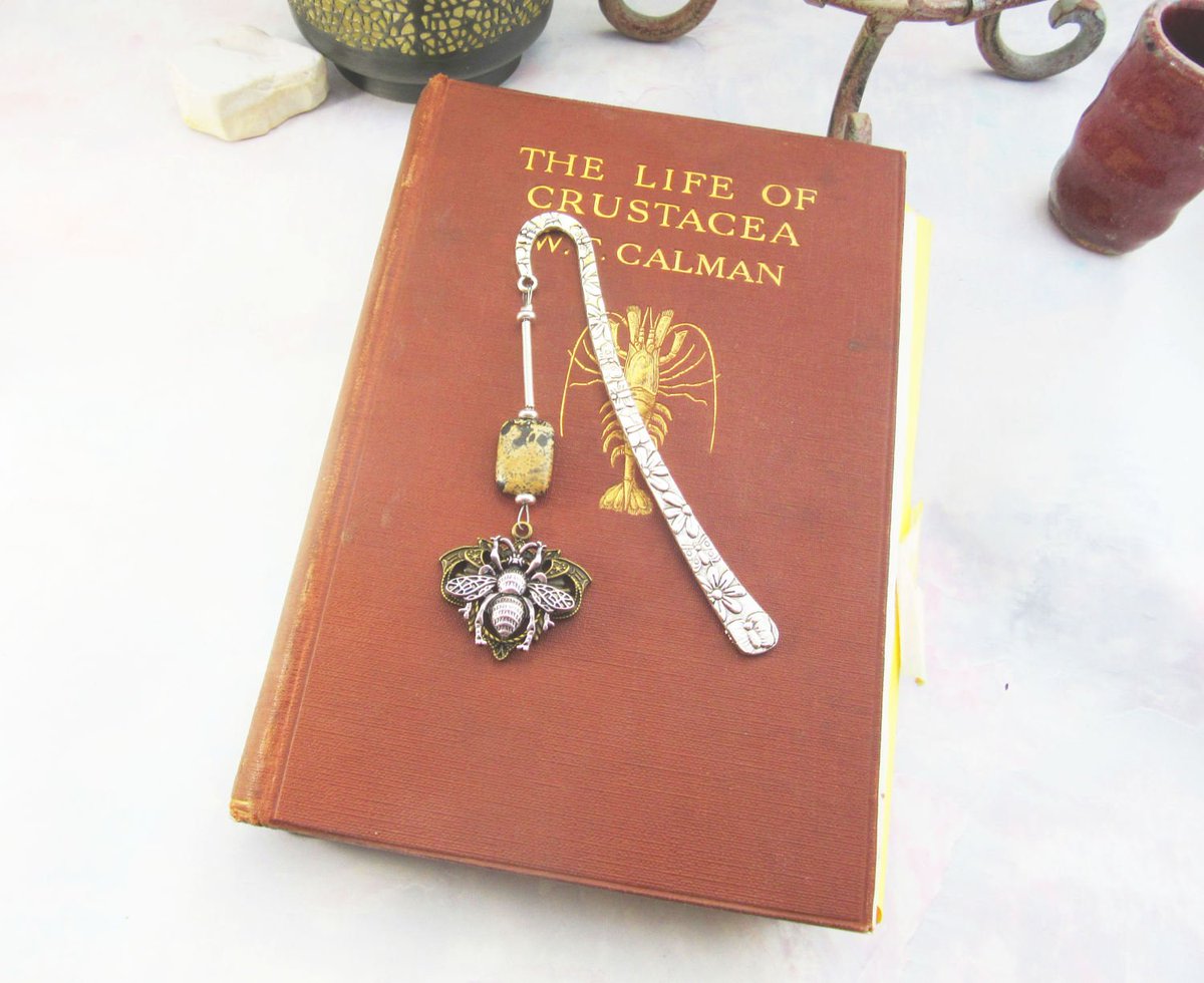Gwynstone's tweet photo. honey bee bookmark - metal bookmark - bronze and sliver - jasper accent… https://t.co/Sn1V8uX0qz #Etsy #ChildReader https://t.co/v0woLf35ko