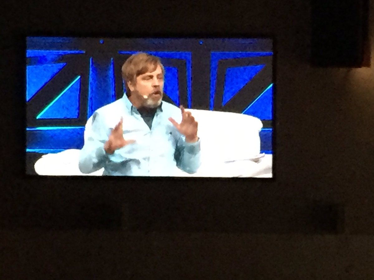 SethMKelley's tweet image. Mark Hamill says he and Carrie Fisher were racing to get to 1 million Twitter followers. He told her to use fewer emoji. #SWCO