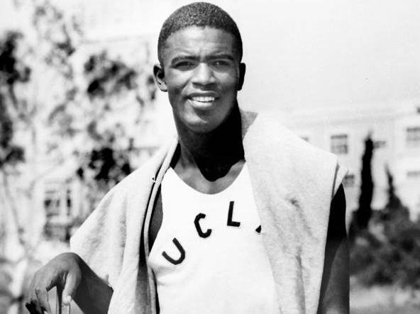 UCLAUpdates's tweet photo. UCLA legend Jackie Robinson to be commemorated w/ a statue at @Dodgers stadium tomorrow.
See it live- @SportsNetLA, 3 PM. #JackieRobinsonDay https://t.co/AFp0N87ZUD