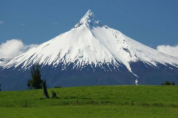 ftoloza's tweet image. #FelizMartes ! 🍀🍀🍀
 Que tengan una buena jornada
🏔️Volcán Puntiagudo
Provincia de Osorno; Región de los Lagos.

#travel #BuenMartes #BuenDia
#TravelBlogger