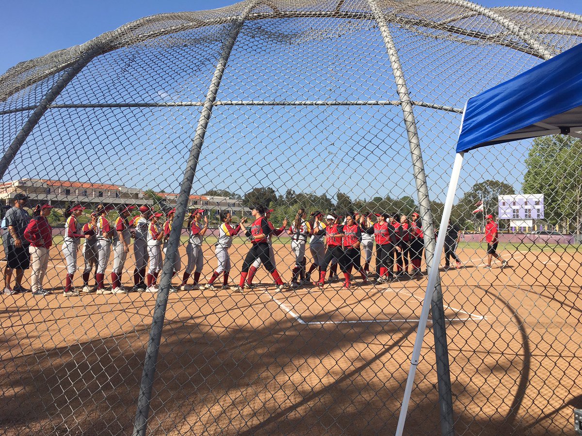 suzannepilpil's tweet photo. The got the win!#oxnardsoftball https://t.co/tXt36Nl2ER