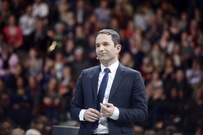 CFouillere's tweet photo. Un immense merci aux militants et permanents qui ont œuvré pour faire du meeting de @benoithamon à #Rennes un très beau succès ! Bravo ! 👍 https://t.co/ORwCBITq1H