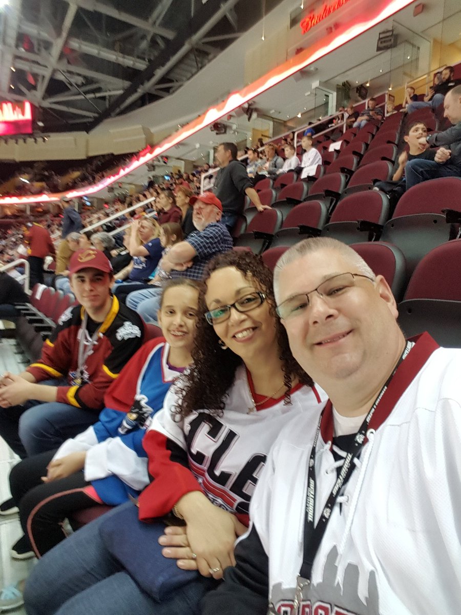 archiebunker2u's tweet image. Svoboda Family Night!!!  Thanks for a great season!!!#CLEMonsters