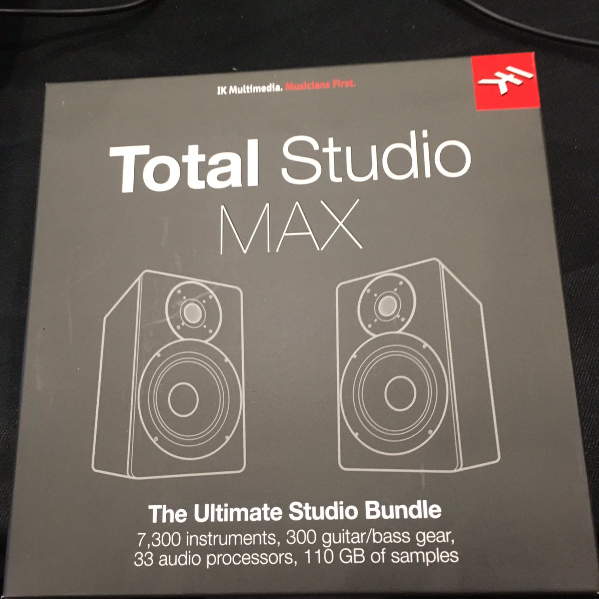 iamnicoleslater's tweet photo. We're giving away @ikmultimedia's #TotalStudioMax @ascapexpo right before #StevieWonder goes on! #ASCAPExpo https://t.co/MQTTrq2S1Z