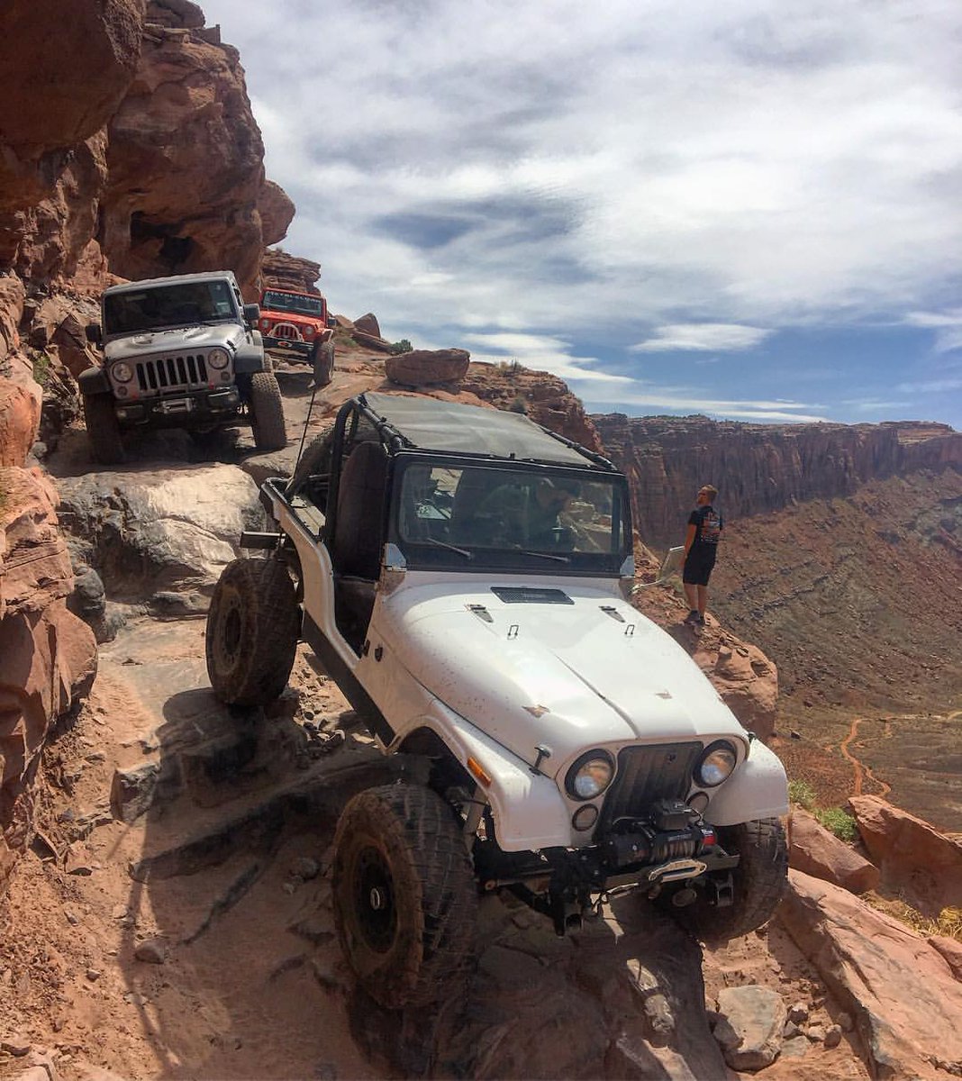 The Cliffhanger obstacle on the Cliffhanger trail, Moab UT. That CJ is diesel! #EJS #moabejs2017