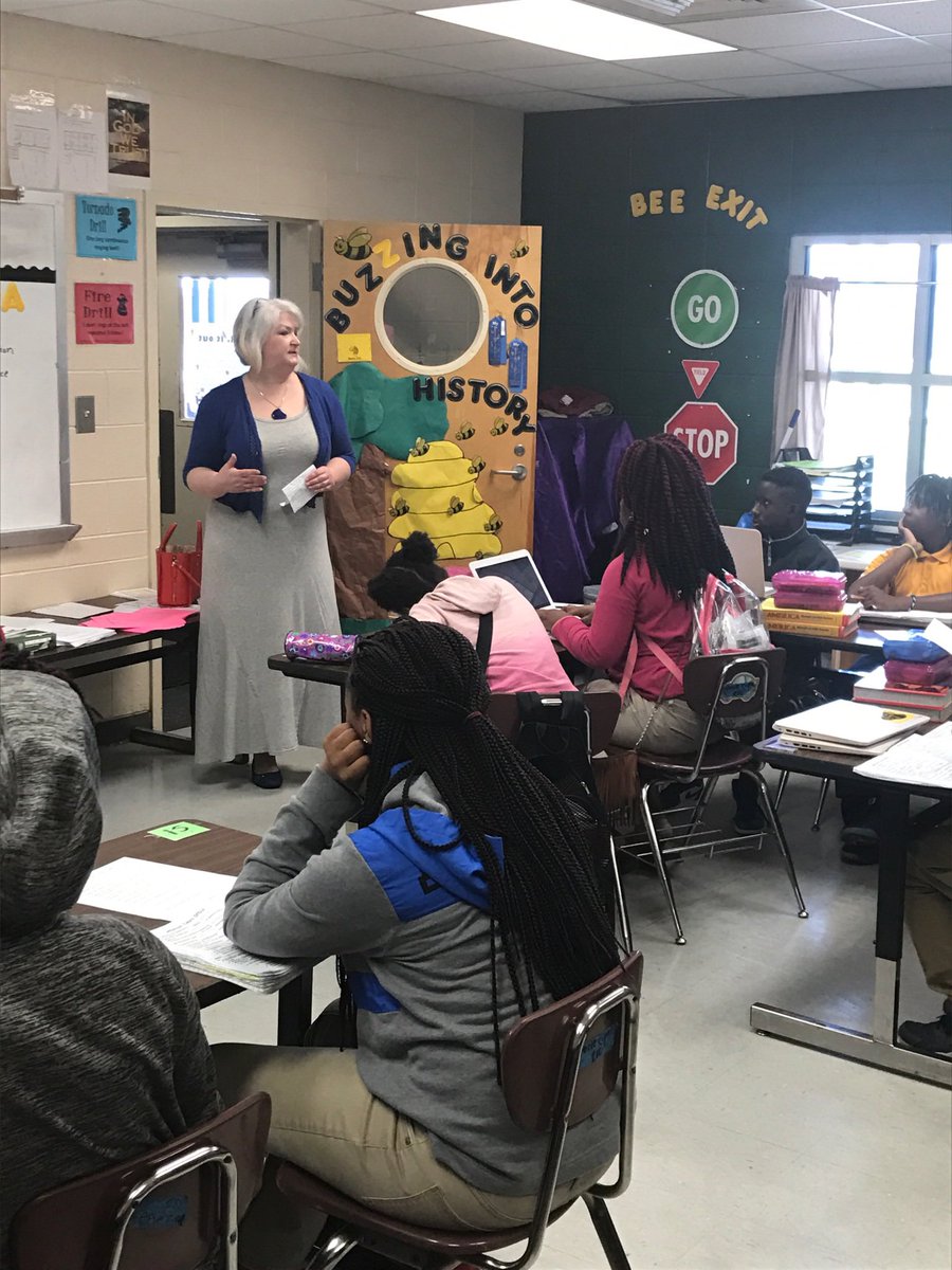 nrburgermiddle's tweet photo. Thank you Power Partner Dr Alisa Lowrey! #GamePrepTime #StateTestingReady #TogetherBurgerWINS @HPSD  @HpsdSup @AlisaLowrey https://t.co/TOSQG9UVjD