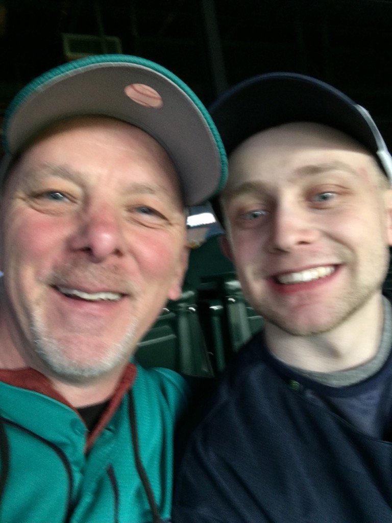iDocCellRepair's tweet image. #WhereIRoot father son night at the SAFE with special guest #KENGRIFFYJR