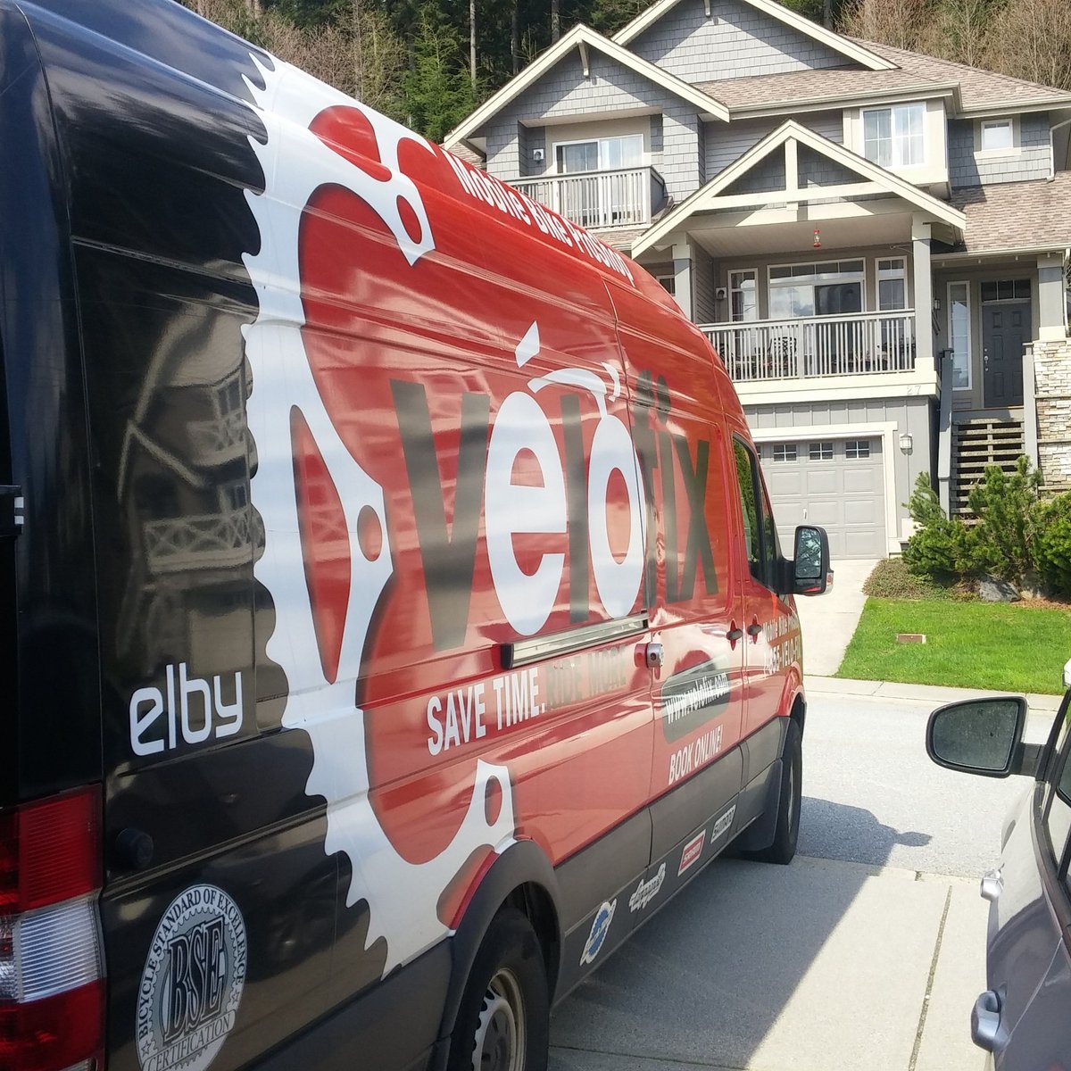 Best office ever! #bestbikeshopinyourdriveway #savetimeridemore #mobilebikeshop