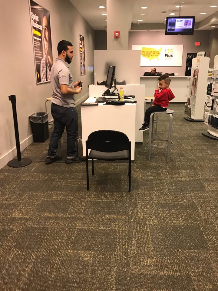 allenctdm's tweet photo. #lilman he really wanted that new #lg6. The Gatorade was the deal breaker https://t.co/8w4wmPQRvL