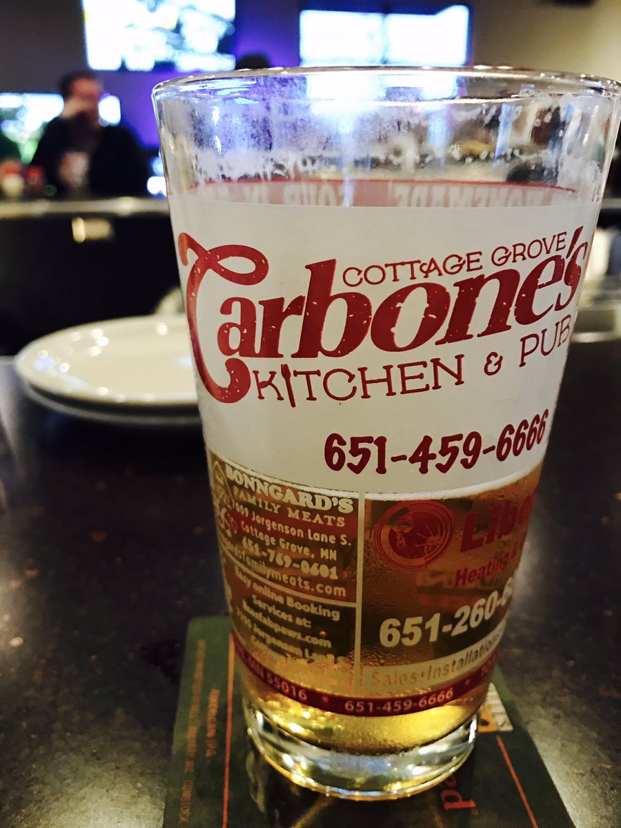ladybrady2013's tweet photo. Hockey and beer at @cgcarbones Go Wild!!! ๐๐ป๐๐ป Send the Blues โณ๏ธ #CGcarbones #GoWild https://t.co/Es17hqWSqb