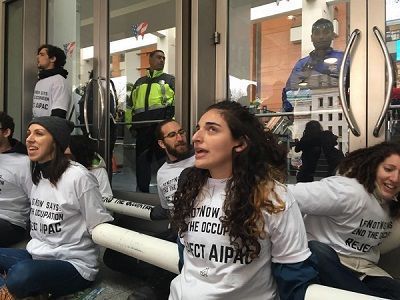 PalestineChron's tweet photo. #ResistAIPAC: Protesters Took to Twitter, Streets to Condemn #AIPAC Conference https://t.co/KS3TQQdkzX via @PalestineChron https://t.co/aufWaaiv0R