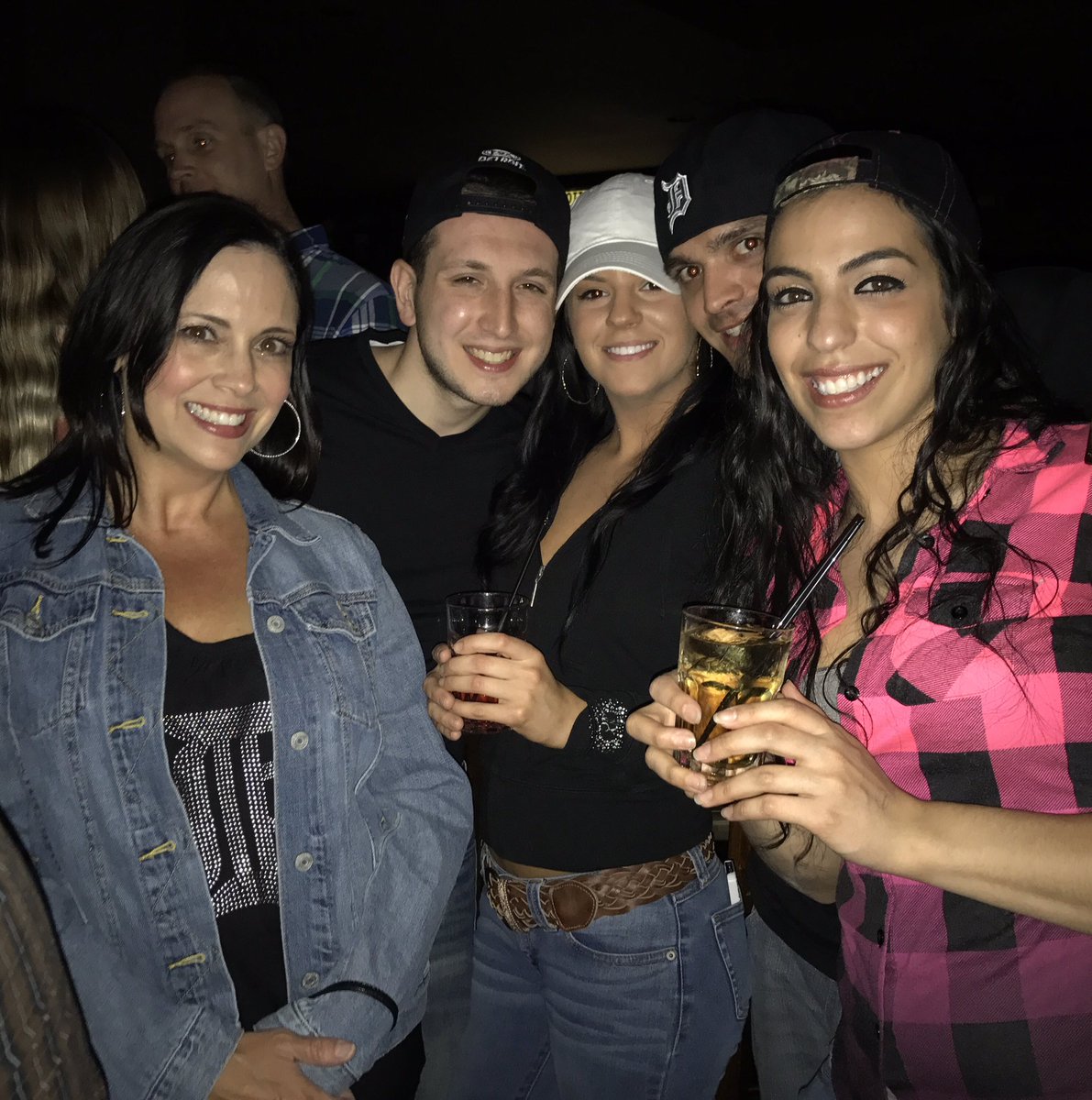 RoxanneSteele's tweet photo. Hanging at @CoyoteJoesMI for @parmalee and these crazy @995WYCD listeners bought a round of shots! Get here! Good times tonight! https://t.co/76IwPpKhLl