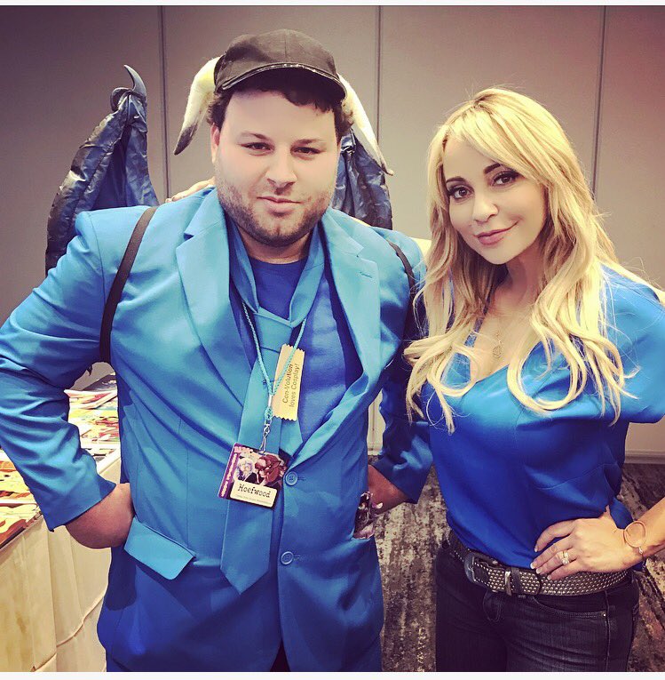Tara Strong On Twitter Fans Babscon Coming All The Way From 