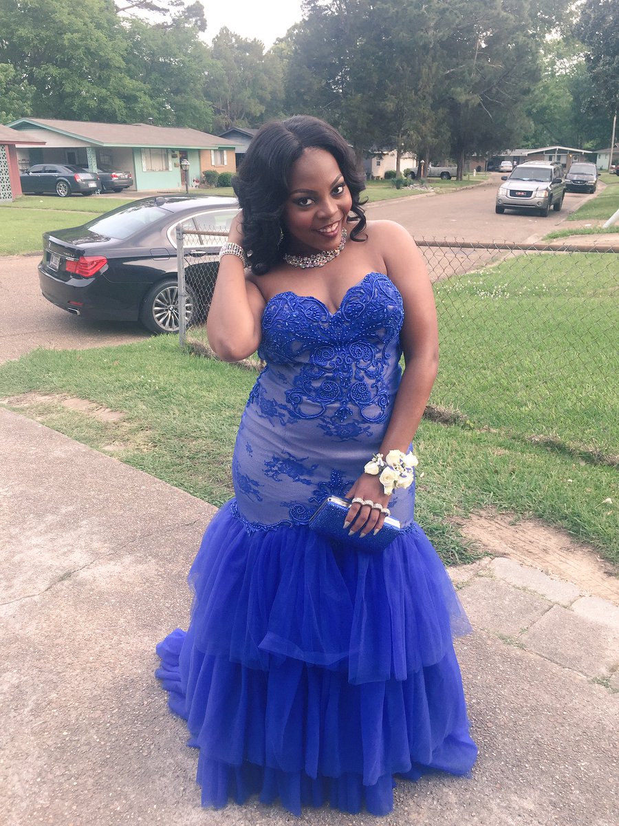 shumeia's tweet photo. 💙😏 https://t.co/It5krkBRaO