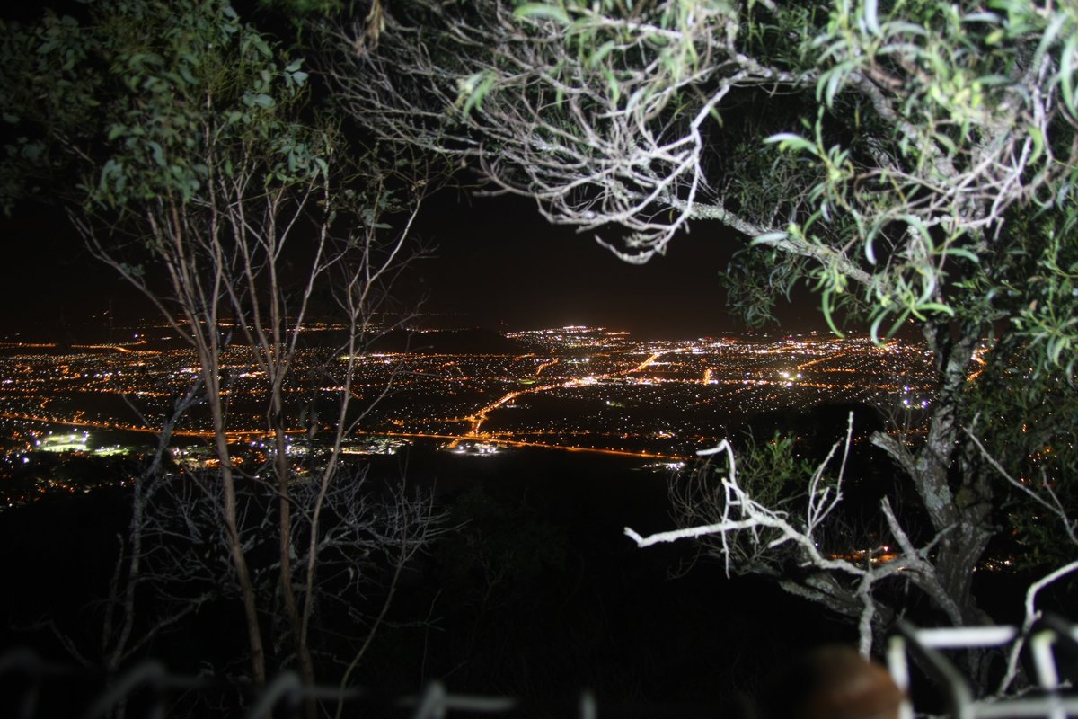 smiletoday99's tweet photo. #Townsville #MtStuart #nightphoto #shadows https://t.co/2lwgNSo8Sw